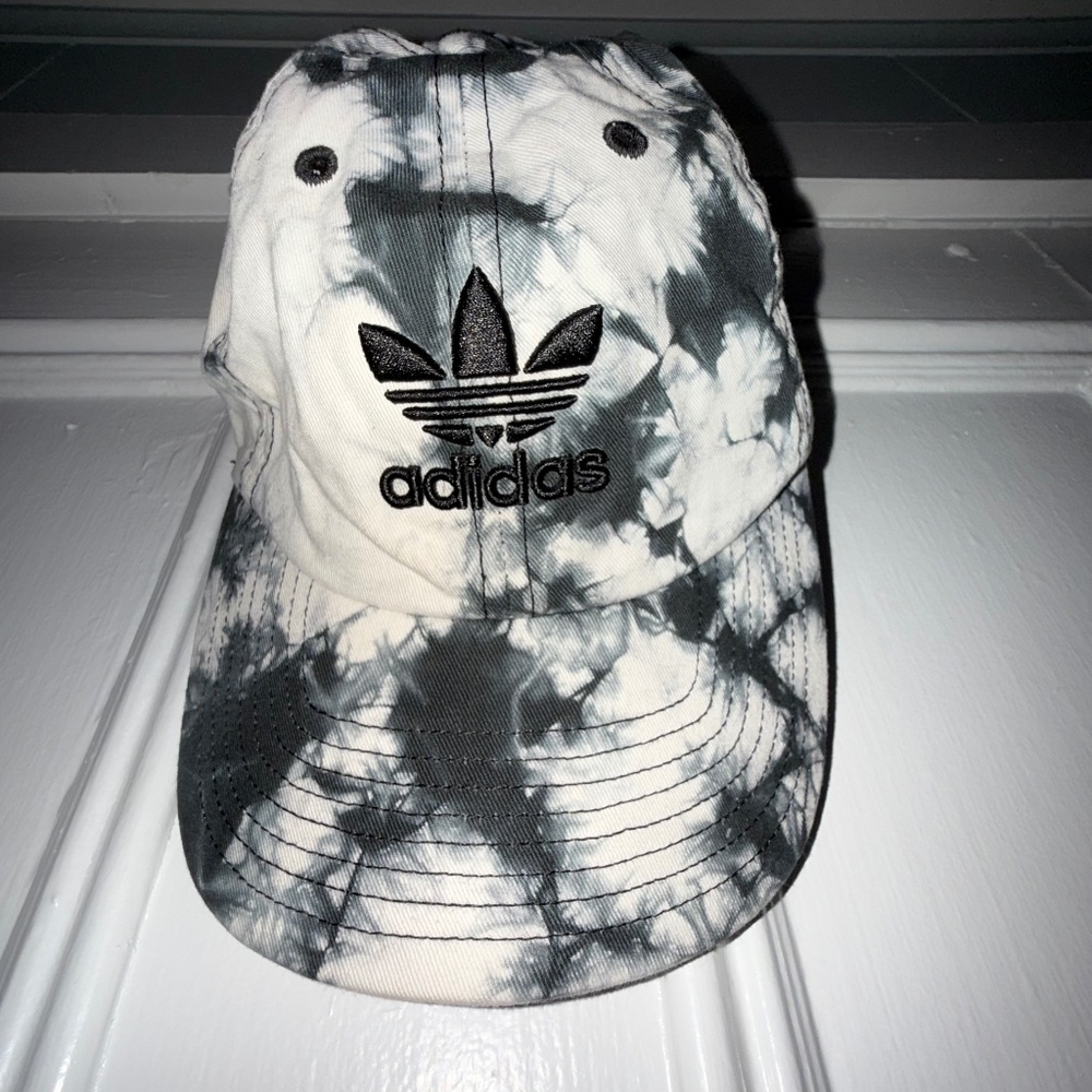 Adidas black & white hat